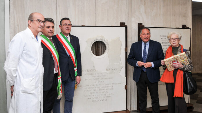 Foto ricollocazione lapidi ospedale CastelfrancoVeneto 3