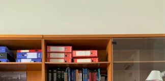 Roberto L’Erario nuovo Primario di Neurologia all’Ospedale Civile di Venezia Il Dottor Roberto L'Erario, nuovo primario di Neurologia all'Ospedale Civile di Venezia