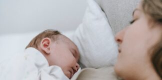Rooming-In: i benefici per la salute materna e infantile