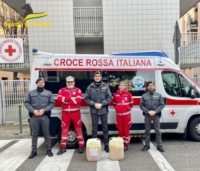 Carbunante sequestrato, la consegna alla Croce Rossa Italiana da parte della Guardia di Finanza
