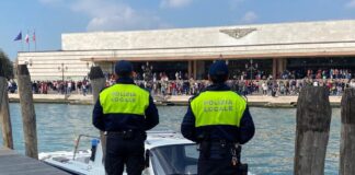 Plateatici non a norma, lampade riscaldanti messe in modo precario: la Polizia Locale sanziona locali per 7.200 euro Controlli della Polizia Locale di Venezia - foto di repertorio