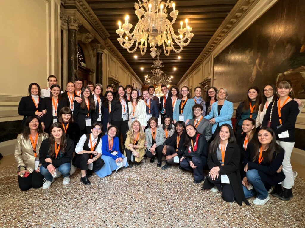 Dire e contraddire, tutti i partecipanti