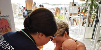 Manovra di Heimlich, mamma salva il figlio Manovra di Heimlich