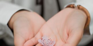 Formicolio alle mani: le cause