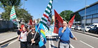 WindTre, sciopero dei lavoratori a Mestre WindTre, la manifestazione dei lavoratori a Mestre