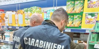 4000 confezioni di alimenti in scatola sequestrati