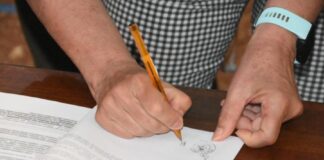 Continua la firma delle concessioni degli spazi comunali Firma per #spazioassociazioni