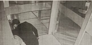 Derubava gli anziani al Bancomat, fermato derubava al bancomat