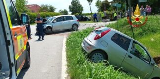 Annone Veneto, scontro fra tre auto: due feriti Annone Veneto, la scena dell'incidente stradale