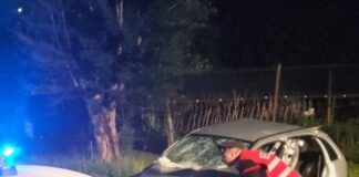 Lo schianto a folle velocità: i due amici erano senza cinture Incidente mortale nella notte a Mareno