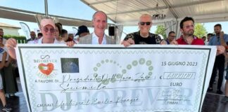 Consegnato a Zaia l’assegno di DJ Forever emilia romagna consegnato
