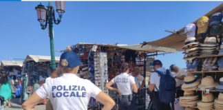 Occupazione di suolo pubblico, nuovi controlli in Riva degli Schiavoni Recenti controlli della polizia Locale di Venezia in Riva degli Schiavoni