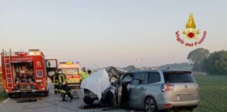 Jesolo, tragico incidente stradale: due giovani morti e uno gravemente ferito Jesolo, il luogo dell’incidente stradale