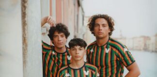 Ecco la maglia pre-match del Venezia FC La maglia pre-match 2023-24 del Venezia FC