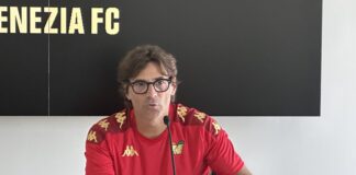 Spezia-Venezia FC 6-5, Vanoli: “Dobbiamo essere più decisi nei contrasti” Paolo Vanoli, allenatore del Venezia FC, nel corso di una conferenza stampa - foto notizieplus
