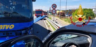 Incidente frontale a Meolo sulla Treviso Mare: feriti e strada chiusa La scena dell'incidente frontale a Meolo, sulla Treviso Mare