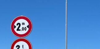 Nuovi cartelli per limitare il transito su via Tram e via San Pio X Cartelli segnaletici