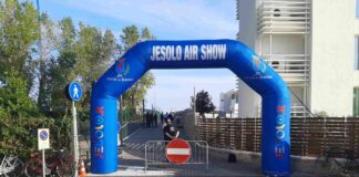 Frecce Tricolori, a Jesolo il primo accesso al mare dedicato Frecce Tricolori, l'accesso al mare di Jesolo che sarà dedicato alla Pattuglia Acrobatica Nazionale
