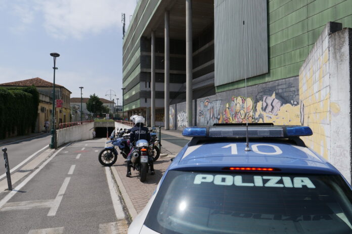 Controlli della Polizia di Stato nel Quartiere Piave a Mestre