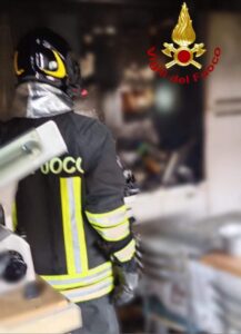 I Vigili del Fuoco spengono il principio d’incendio in una casa di Portogruaro