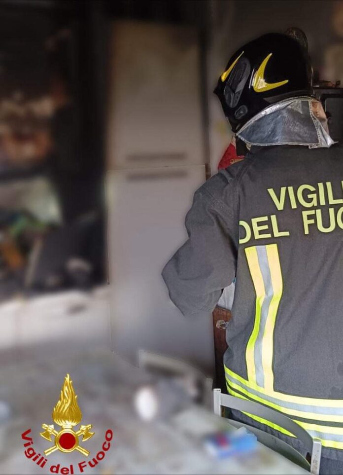 I Vigili del Fuoco spengono il principio d’incendio in una casa di Portogruaro
