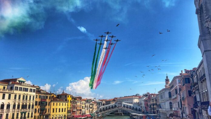 Le Frecce Tricolori sopra Venezia