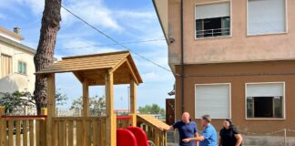 Ca’ Lino, arrivano le giostrine alla scuola dell’infanzia Le giostrine