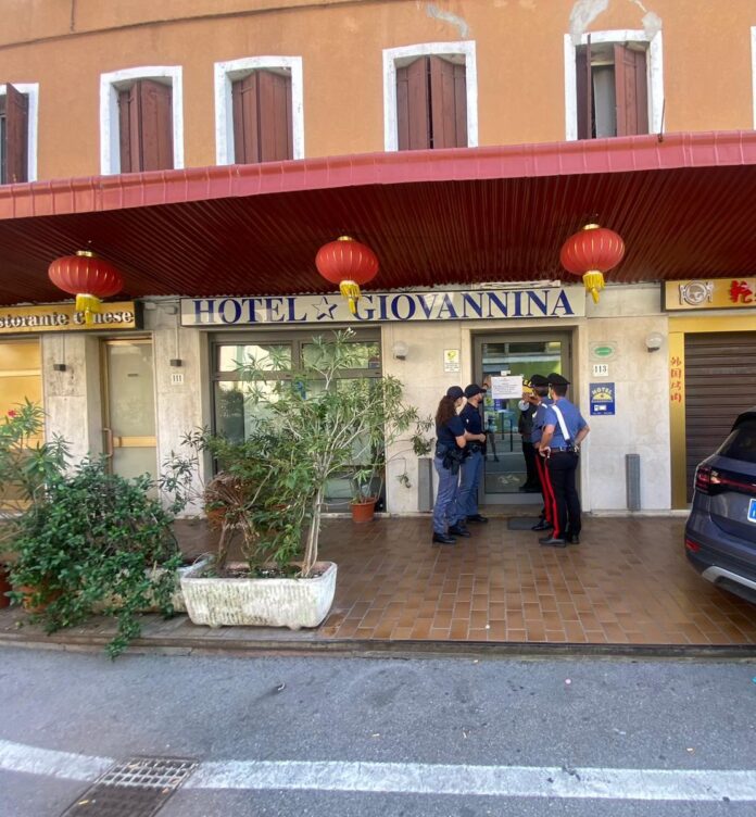 Hotel Giovannina a Mestre, la Polizia di Stato appone i sigilli