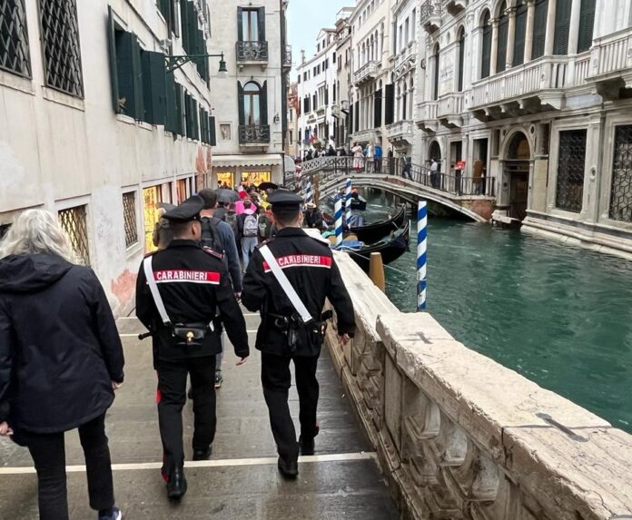 Servizi anti borseggi dei Carabinieri a Venezia