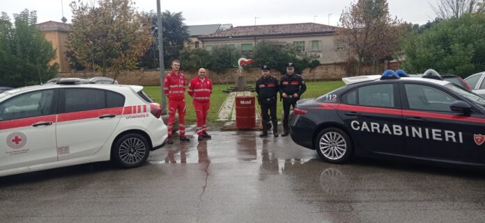 La donazione alla Croce Rossa, da parte de Carabinieri, del carburante sequestrato