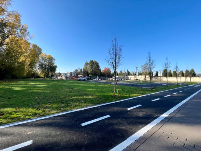 La nuova pista ciclabile della scuola Trentin tra via Fradeletto e via Santa Maria dei Battuti