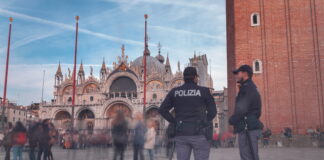Venezia, pedinava i passanti e li aggrediva: giovane cittadino moldavo in libertà vigilata Venezia, la Polizia di Stato in azione