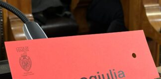 #IosonoGiulia, il messaggio letto dai Consigli Comunali Italiani #iosonoGiulia, il messaggio letto dai Consigli Comunali italiani