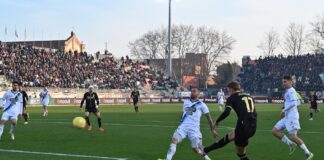 Venezia-Lecco 2-2, Johnsen: “Non meritavo il giallo” Il goal di Dennis Johnsen in Venezia FC-Lecco - foto Andrea Pattaro@Vision