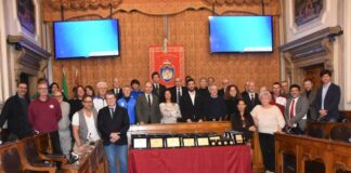 Società sportive premiate dal vicesindaco e assessore allo Sport Tomaello Il Vicesindaco Tomaello premia le società sportive