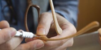 Calano le imprese del legno e della moda