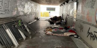 Bivacchi in sottopassi ed edifici abbandonati: gli sgomberi della Polizia Locale Bivacchi nel sottopasso Santa Maria dei Battuti a Mestre