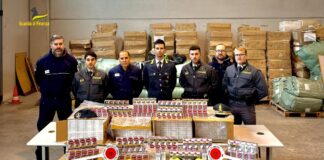 Sequestrata al porto oltre una tonnellata di sigarette di contrabbando Le sigarette di contrabbando sequestrate