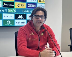 Mister Paolo Vanoli, allenatore del Venezia FC, in una conferenza stampa - foto Notizieplus