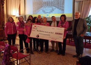 Per l'Ulss 3 una strumentazione per interventi al seno di altissima precisione: dalle Pink Lioness e da AVAPO Venezia una donazione di 25mila euro alla Breast Unit del Civile