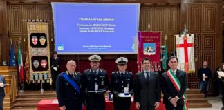 Hanno aiutato una famiglia in piena pandemia: poliziotti premiati Poliziotti di Jesolo premiati durante la Giornata della Polizia Locale