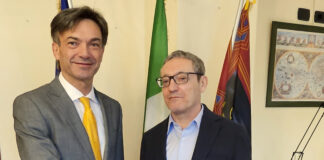 Ulss 4, Salvatore Bonura nuovo Primario dell’Oncologia Il dg dell'Ulss 4 Mauro Filippi con il dottor Salvatore Bonura