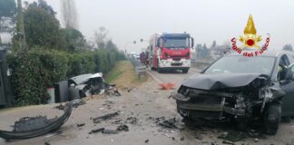 Mira, schianto tra due auto: due feriti Mira, lo scenario dell'incidente