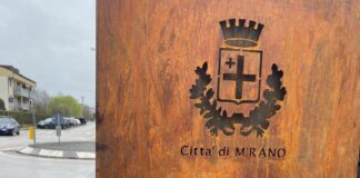 Mirano, la piazzetta alle “Vittime delle foibe e dell’esodo giuliano-dalmata” Intitolata la piazzetta di Mirano alle “Vittime delle foibe e dell’esodo giuliano-dalmata”