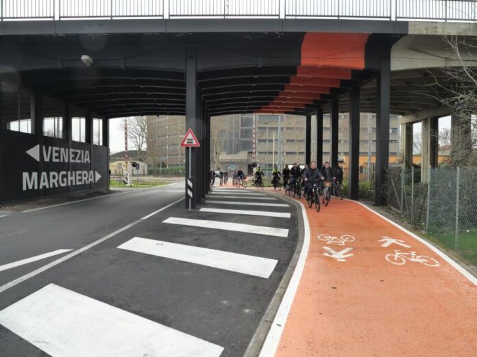 La nuova pista ciclabile Marghera-Venezia