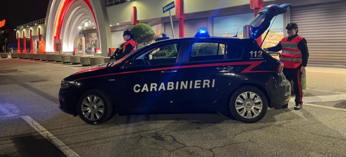 Marghera, i Carabinieri in azione nei pressi di un supermercato