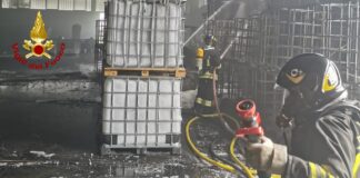 San Donà, a fuoco un capannone di trattamento rifiuti Il capannone di trattamento rifiuti andato in fiamme