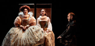 Al Teatro Goldoni “I Corpi di Elizabeth”, la tormentata ascesa al trono della Regina