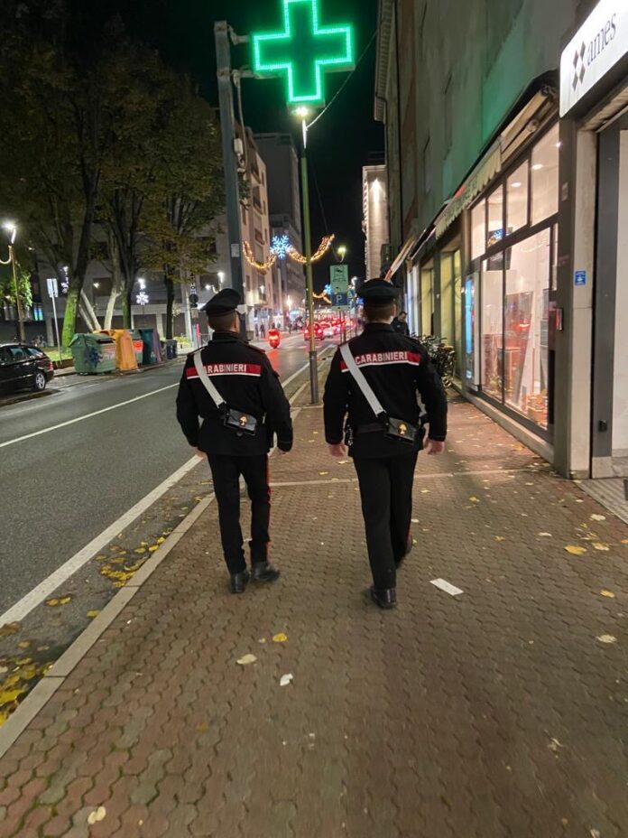 Carabinieri in zione nel Rione Piave a Mestre