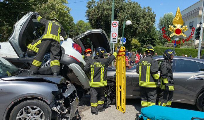 Mestre, schianto fra tre auto